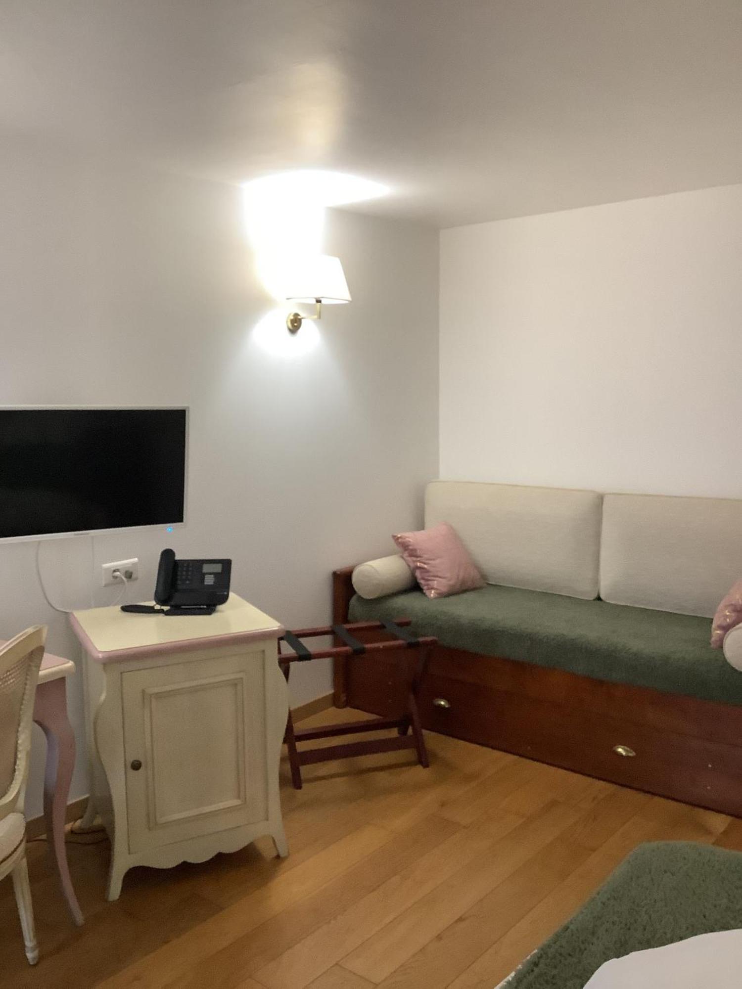 Hotel Logis Le Marronnier Buffon Pokoj fotografie