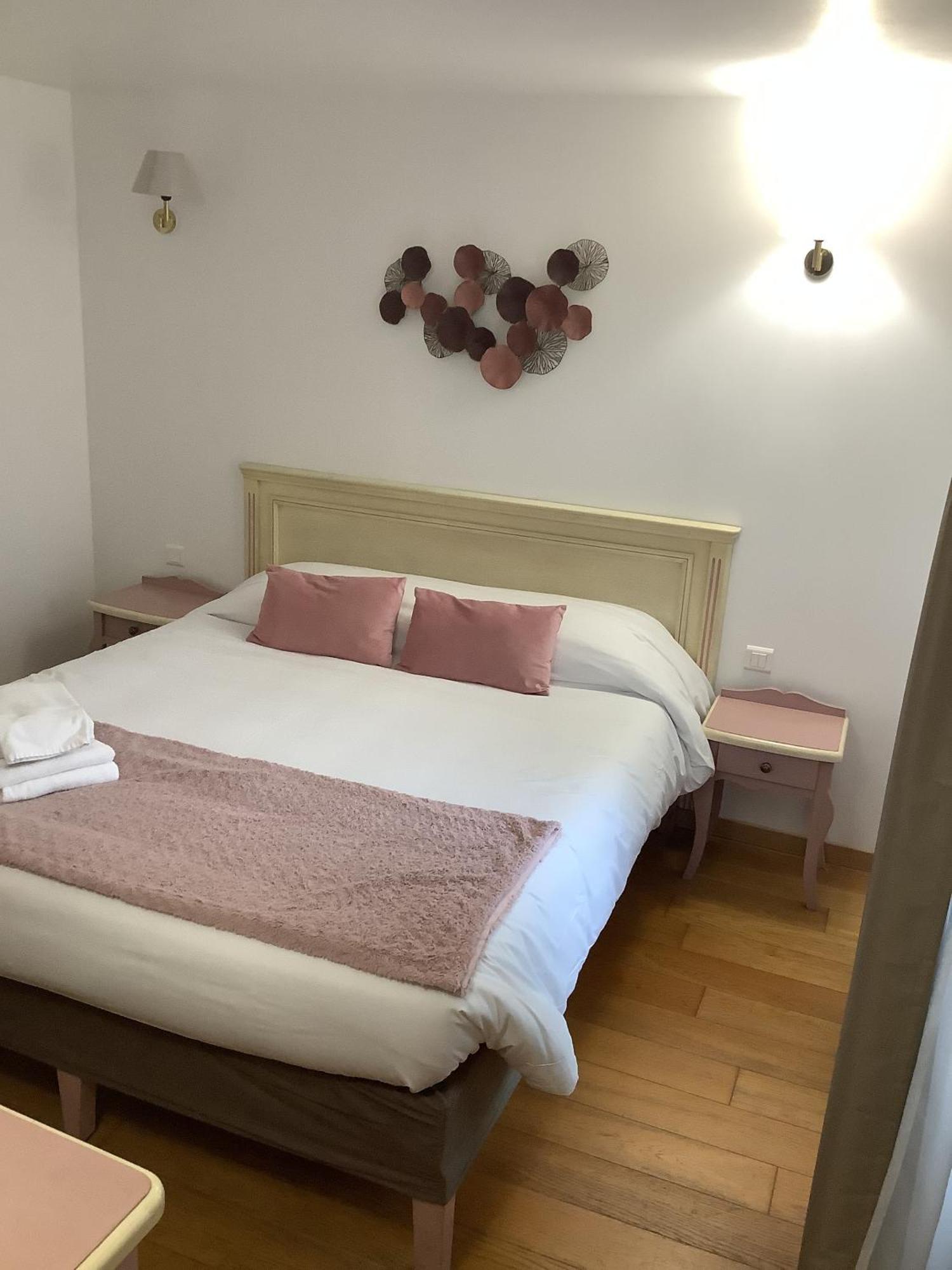 Hotel Logis Le Marronnier Buffon Pokoj fotografie