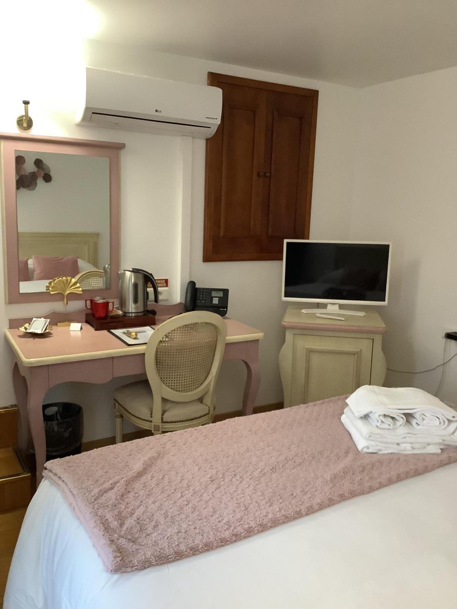 Hotel Logis Le Marronnier Buffon Pokoj fotografie