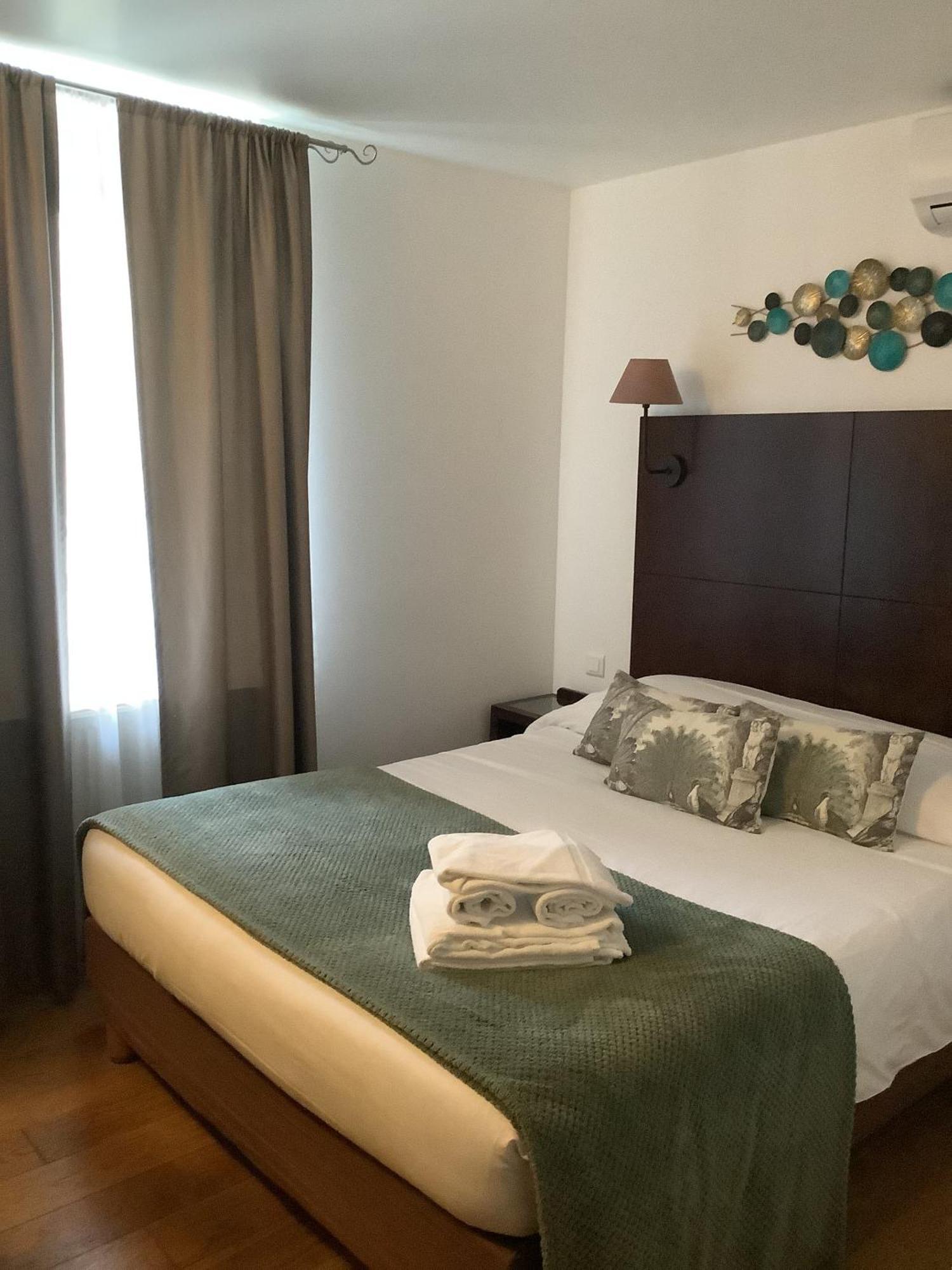 Hotel Logis Le Marronnier Buffon Pokoj fotografie